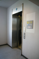 Medium_01_メインストリートＦゾーン（ジャングルワールド）前エレベーター