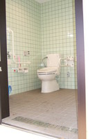 Medium_1.車椅子トイレ入口